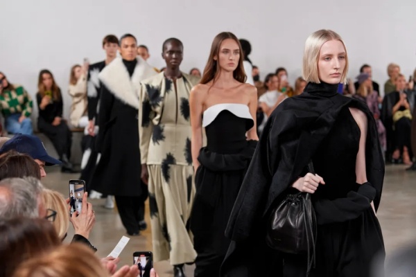 深度 | Loewe找Proenza Schouler设计师是一个错误吗？