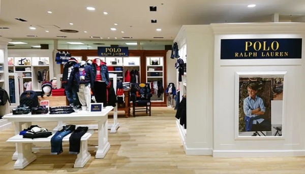 别人在回调，Ralph Lauren 在冲顶